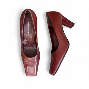 Nine West Women's Burgundy Heel Pumps